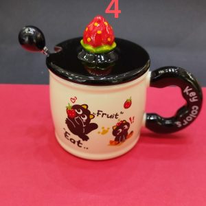 ماگ سرامیکی گربه در توت فرنگی کد 471